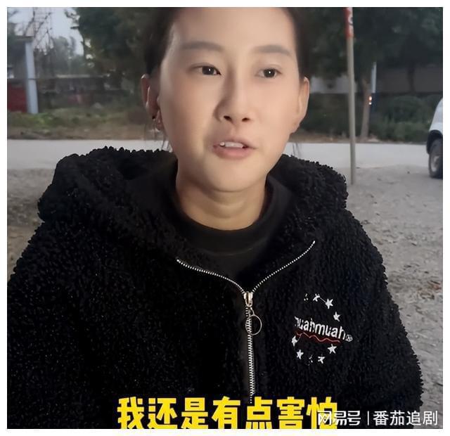 直言讨厌故意提起伤心事的人害怕怼脸拍j9九游会登录烤牌姑娘私生活受打扰(图2)